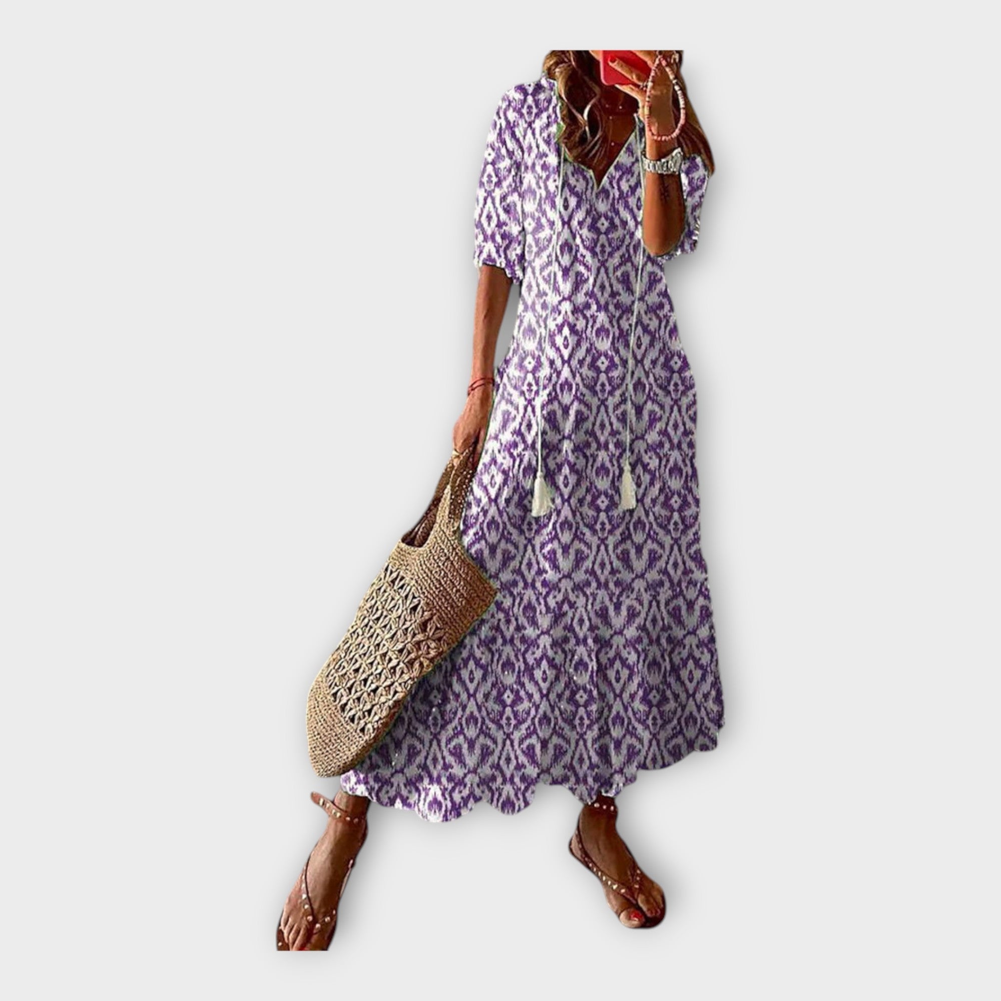 Vintažinė suknelė su Siuvinėjimu ir V formos iškirpte