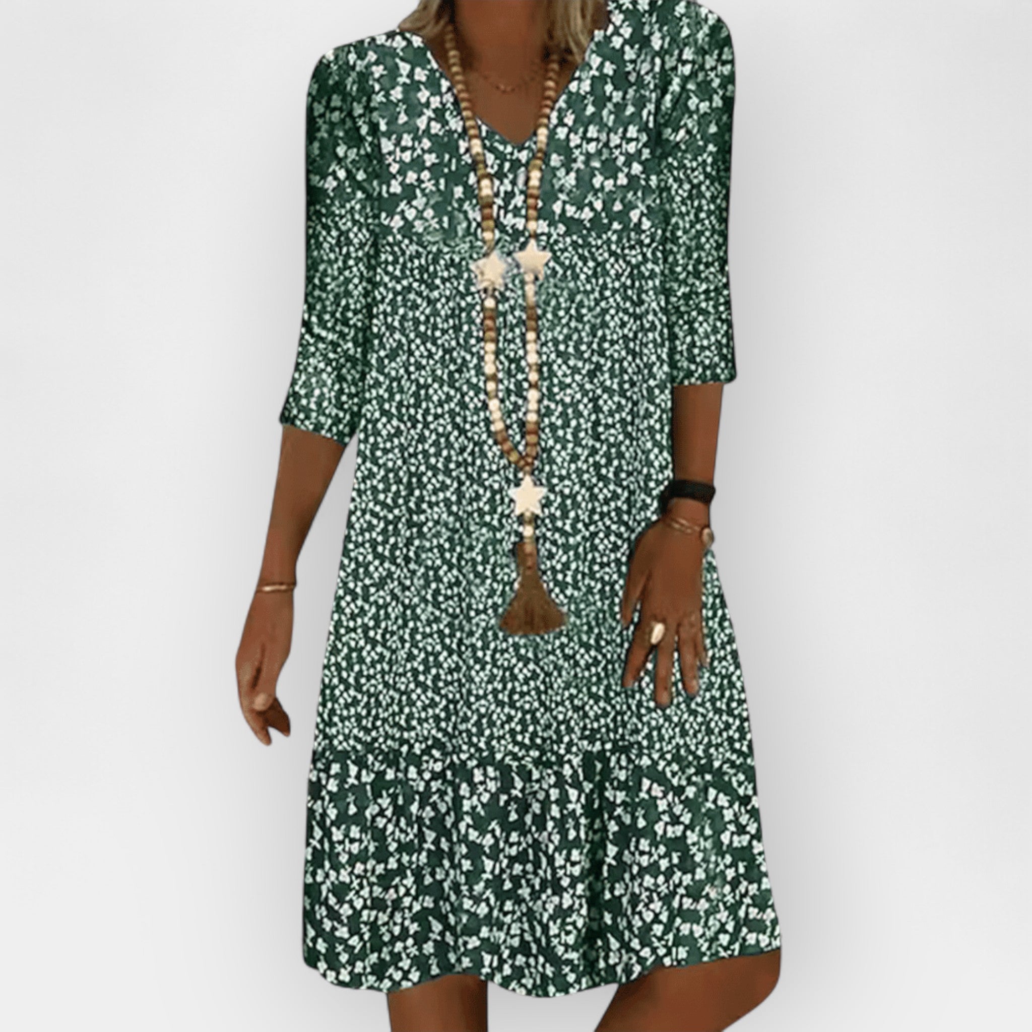 Lengvas Suknelė su Stilingu Dizainu